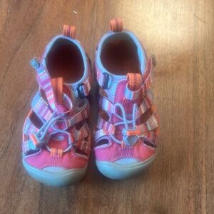 Keen sandals size 10